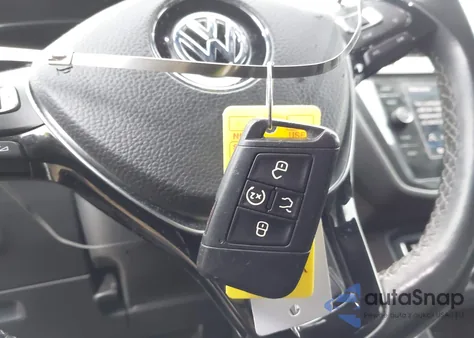 2019 Volkswagen Tiguan 2.0T Se/2.0T Sel/2.0T Sel R-Line/2.0T Sel R-Line Black from USA, damaged, VIN 3VV2B7AX1KM175737